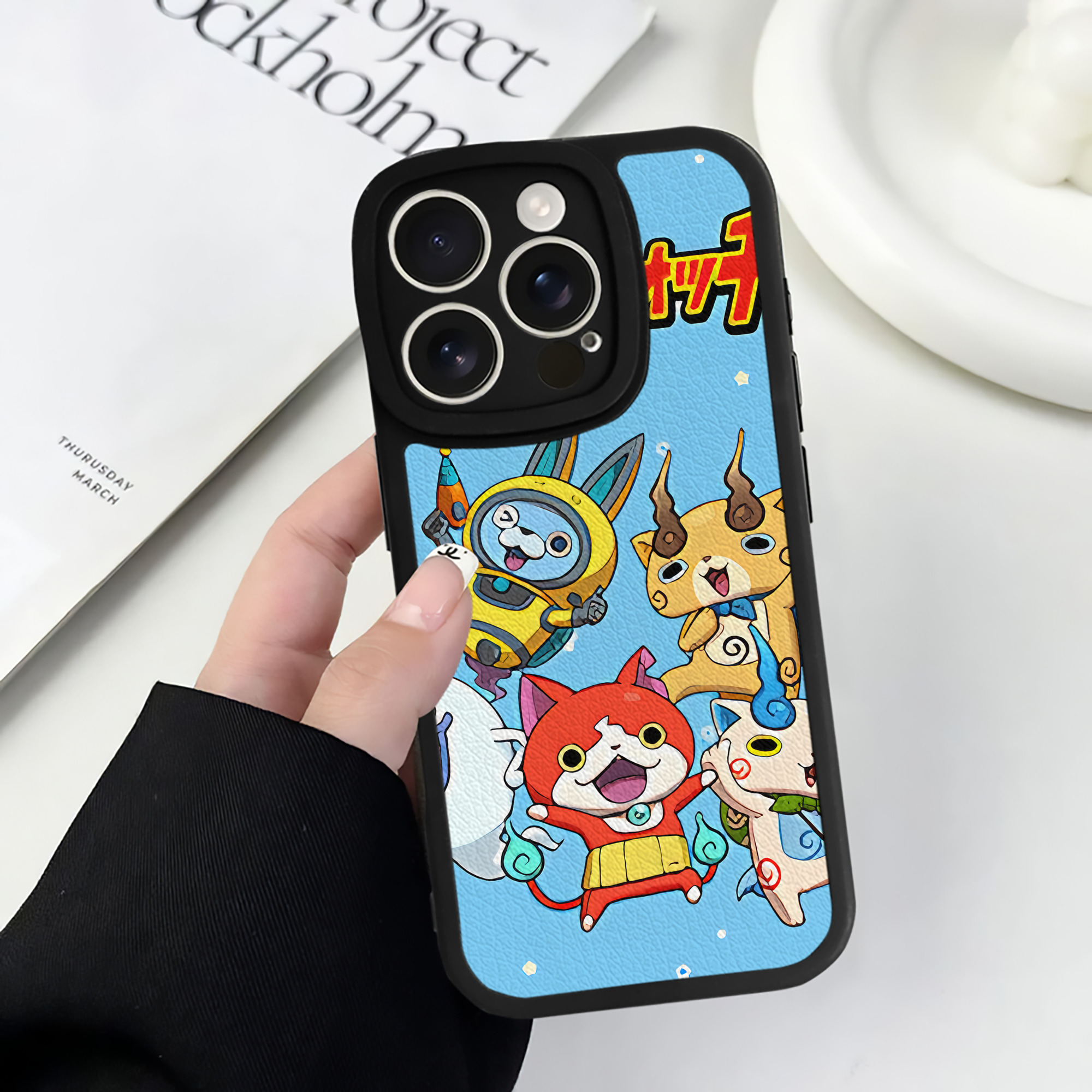 （画像用） 妖怪ウォッチ Yo-kai Watch 【iPhone 16シリーズ対応】シリコンスマホケース（レザー調） 材質：シリコン